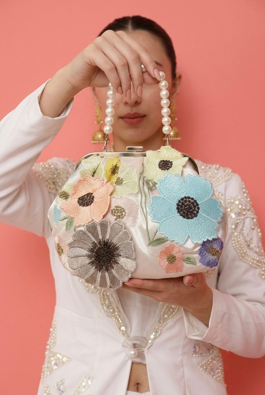 Petal Poise Clutch