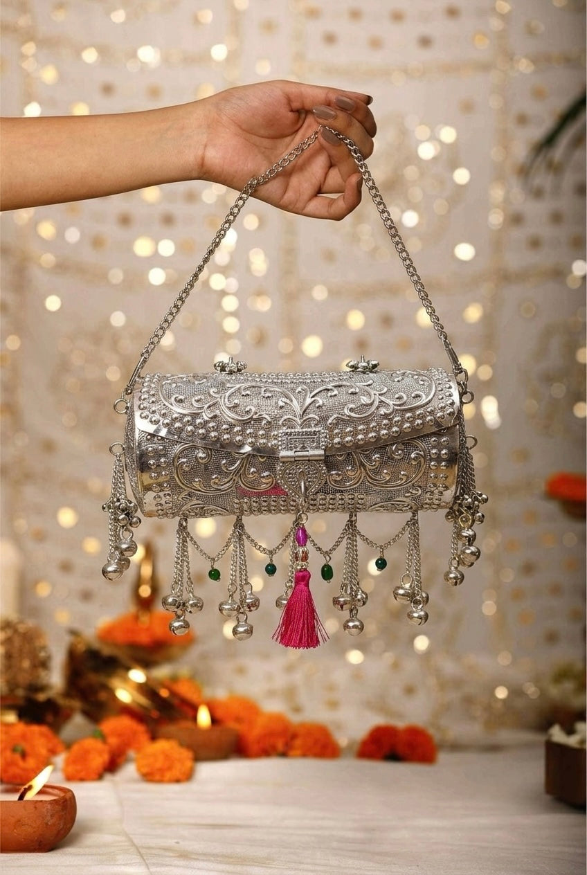 Regal Trunk Metal Clutch