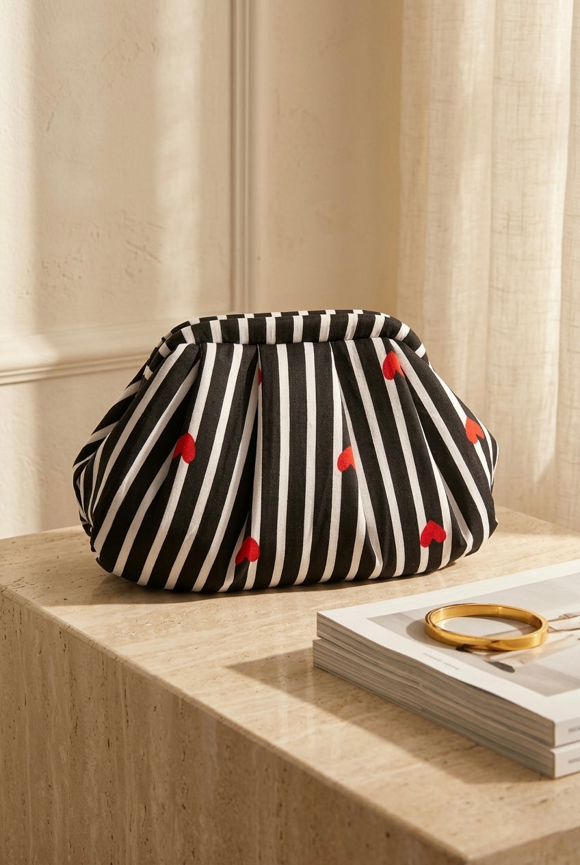 Luxury Heart Pop Pleated Clutch | Black