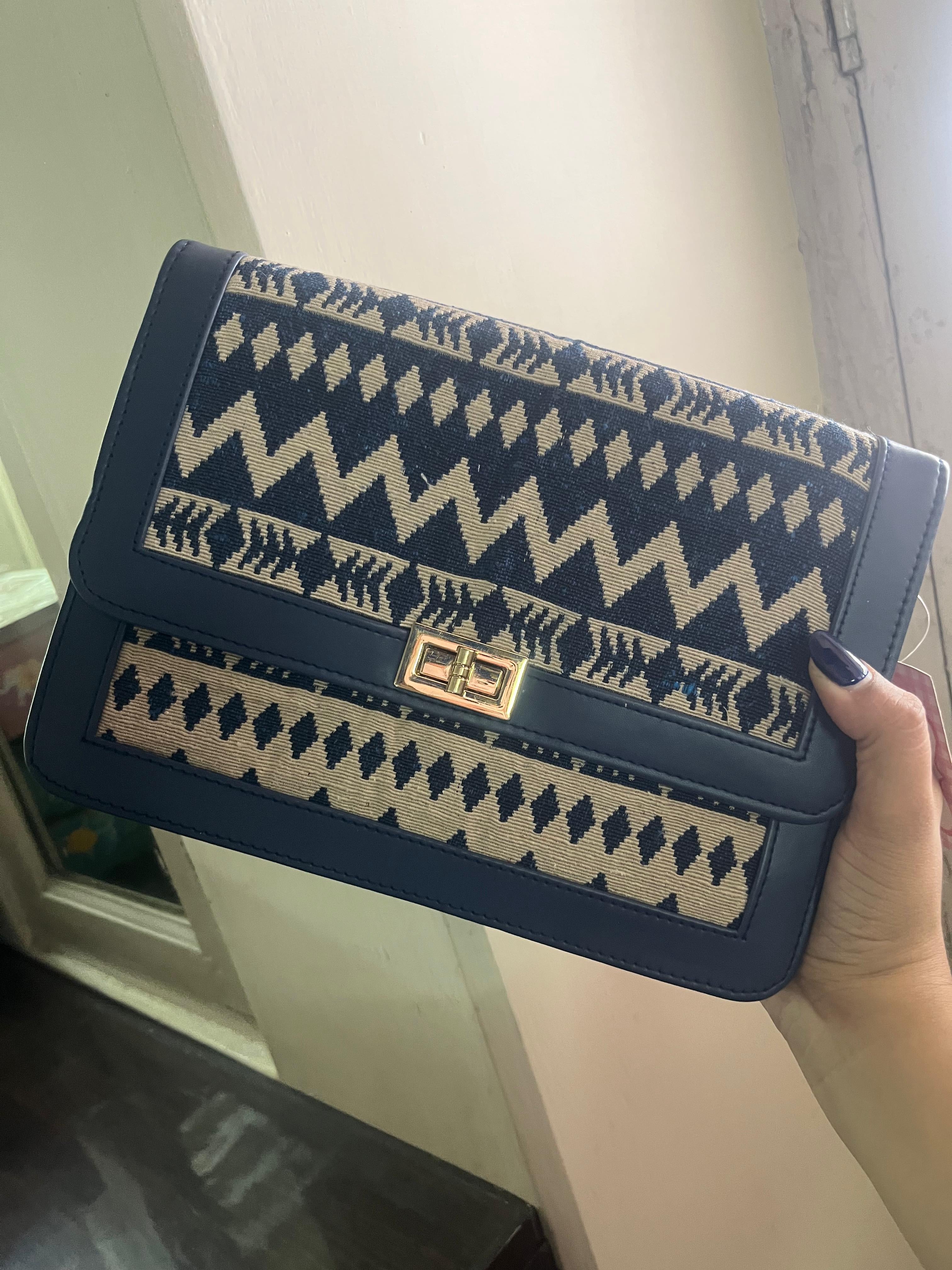 Noir Black Nomad Sling Bag