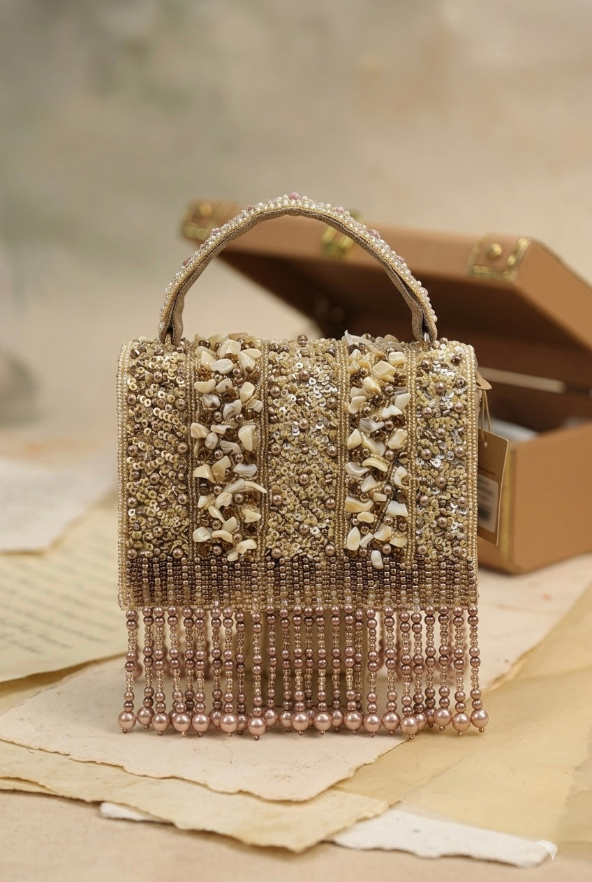Élan Tassel Clutch