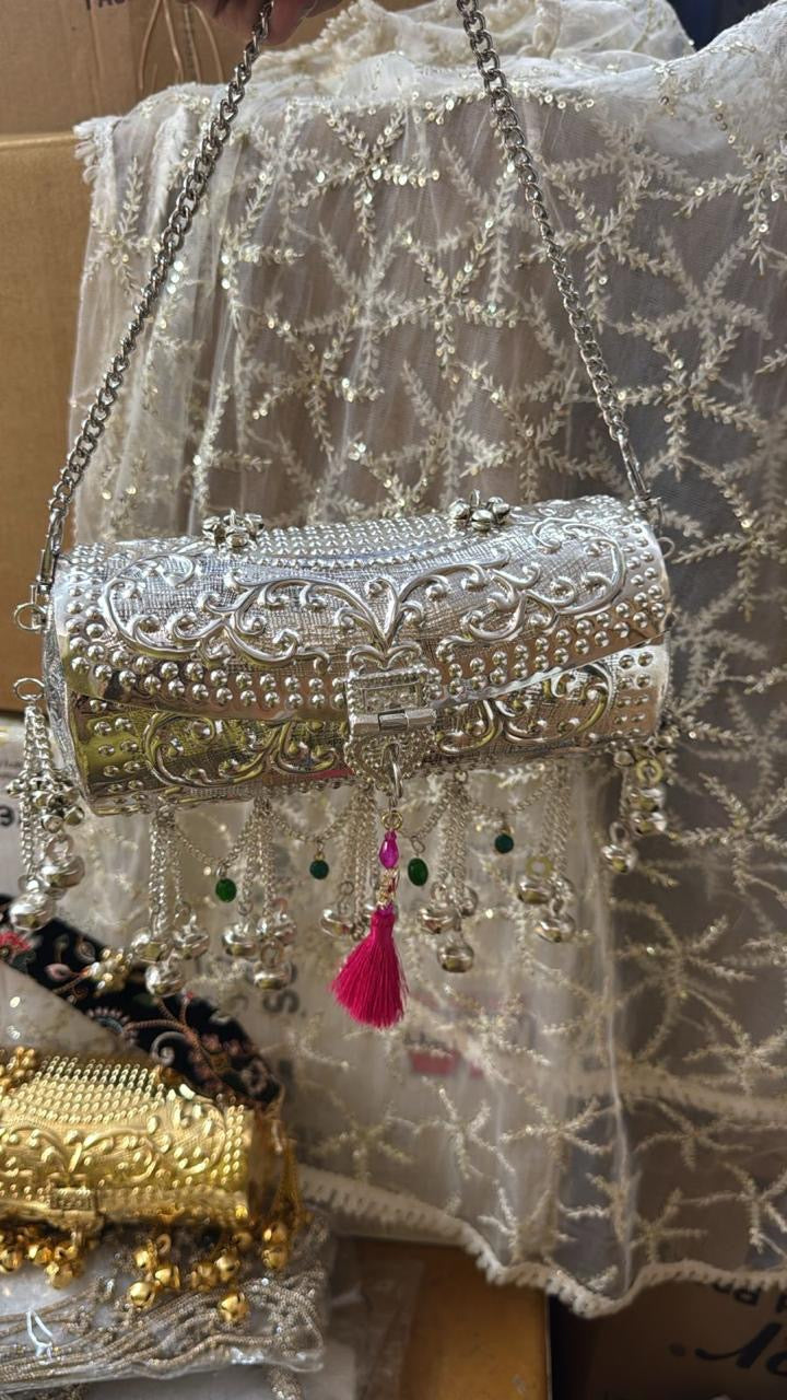 Regal Trunk Metal Clutch
