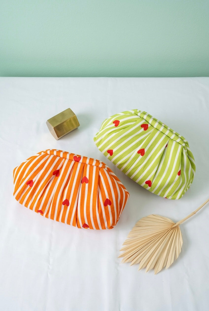 Luxury Heart Pop Pleated Clutch | Green