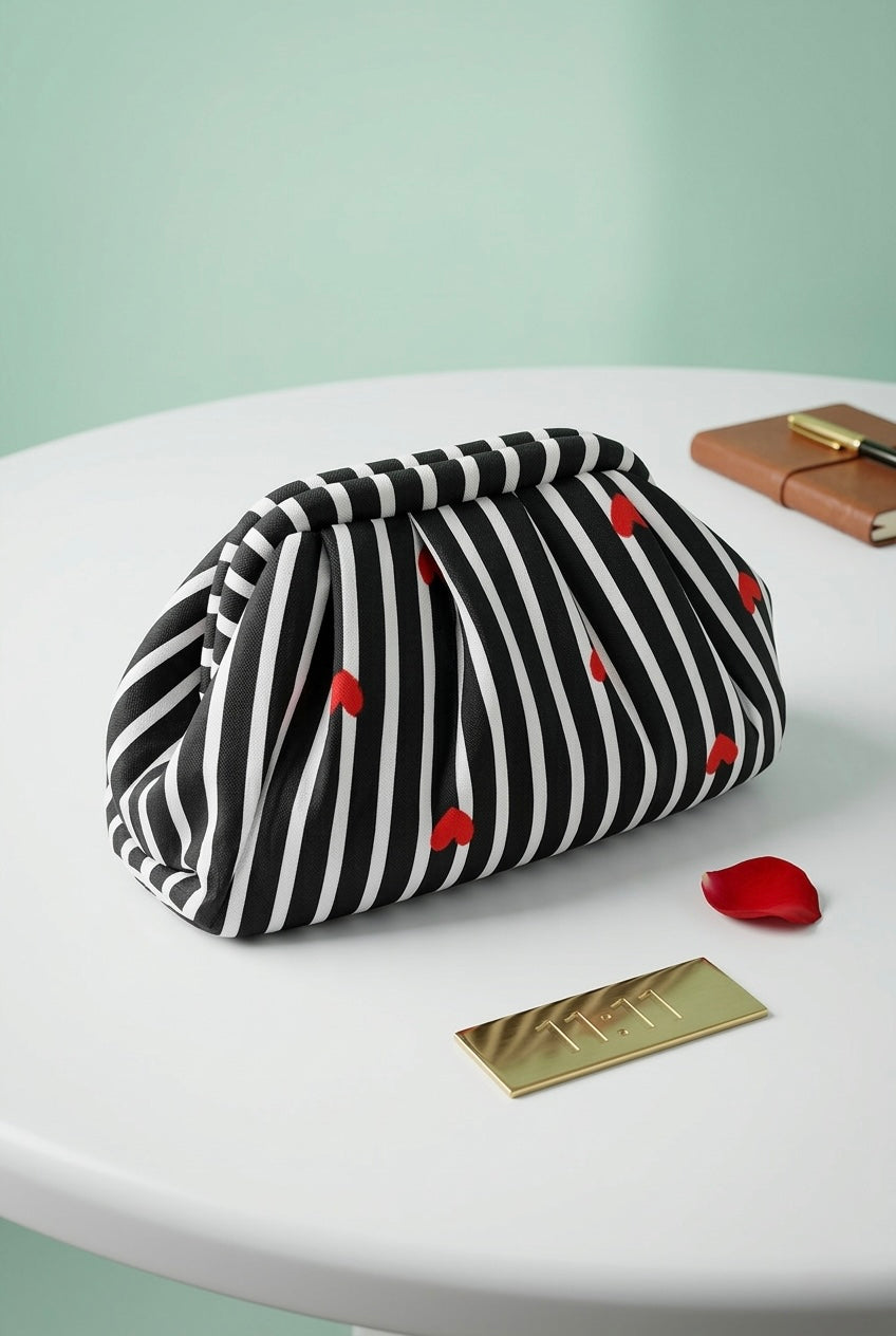 Luxury Heart Pop Pleated Clutch | Black