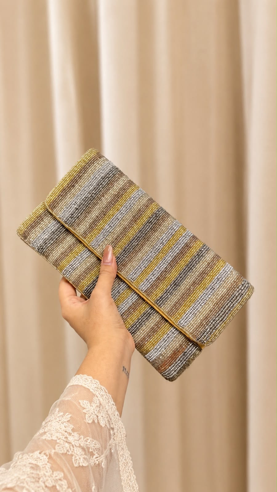 Lustre Line Clutch