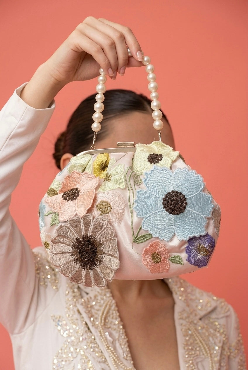 Petal Poise Clutch